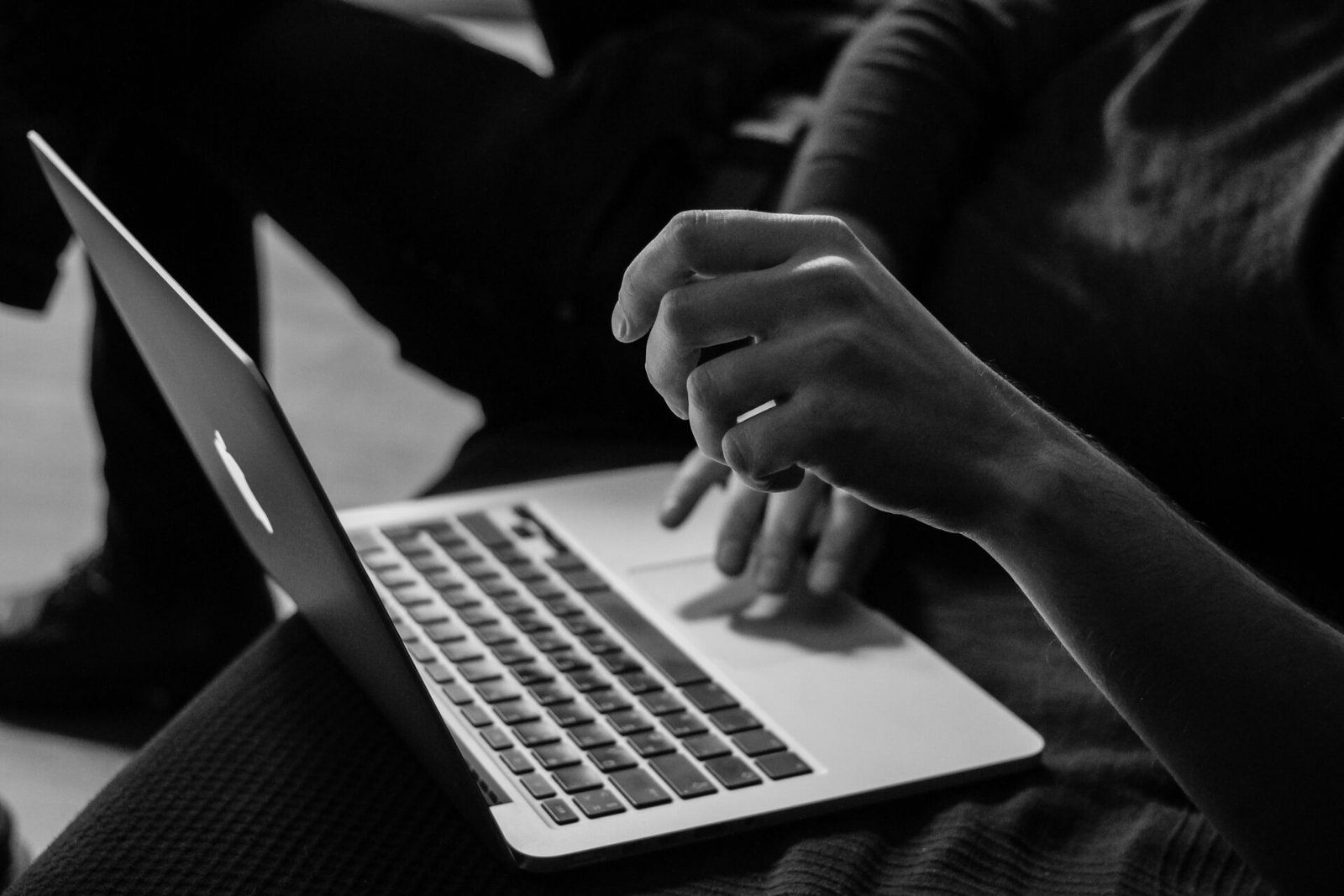 Lire la suite à propos de l’article Pourquoi choisir une librairie en ligne d’auteur plutôt qu’une grande enseigne ?